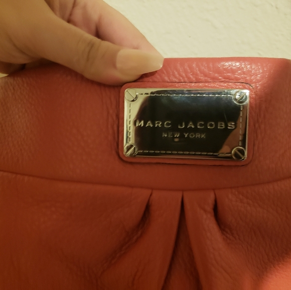 Marc Jacobs Marc Classic Q Hillier Hobo Wild Raspberry Coral color Leather Bag - Picture 7 of 7